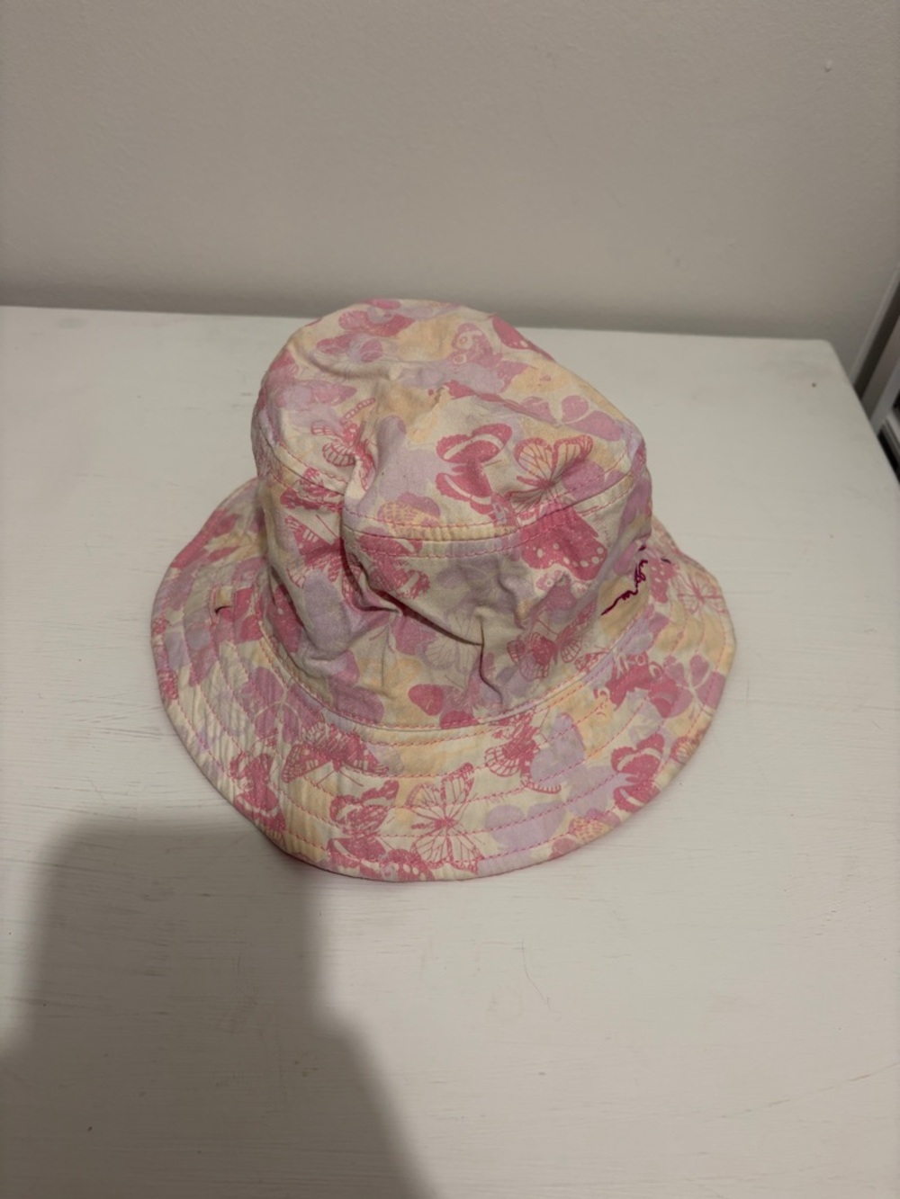 Millymonk 2-5Y Kids Butterfly Bucket Hat - Pink & Cream. Reversible, adjustable